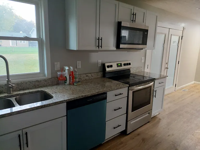 714 Magnolia Dr — Photo 3
