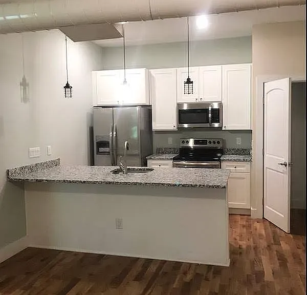 2315 Park Ave #2L — Photo 2