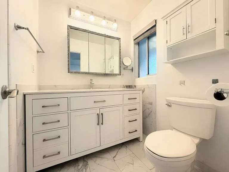 758 E Cypress Ave — Photo 16