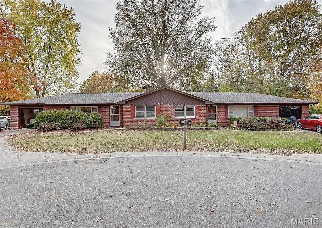 2 bed, 1.0 bath, 936 sqft, $1,150 — Photo 1