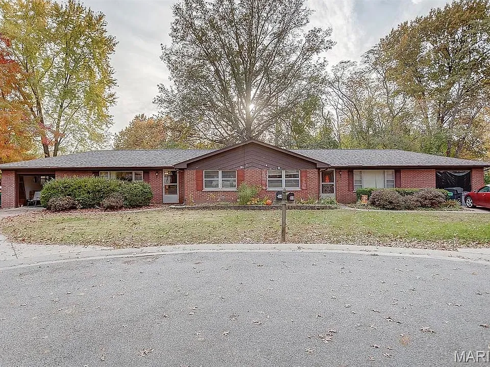 14 Minden Dr