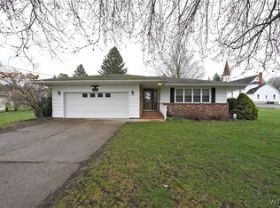 3839 Sunset Dr, Strykersville, NY 14145