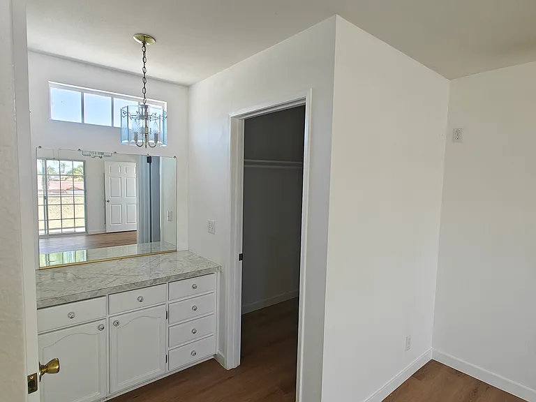 234 Roswell Ave — Photo 24