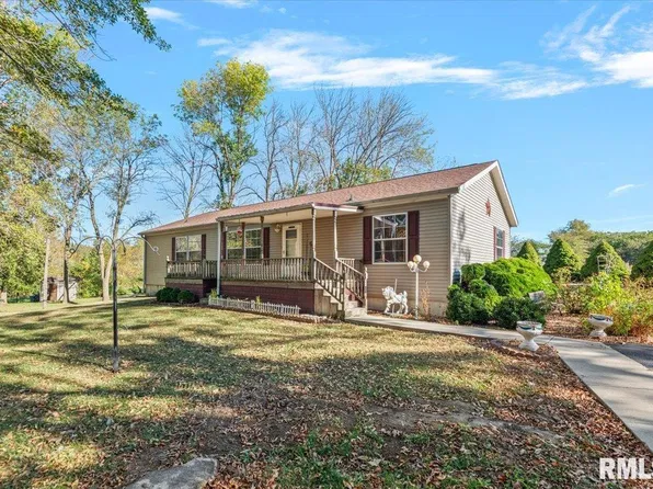 2079 E 1450 North Rd, Assumption, IL 62510