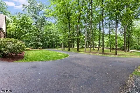 36 Longview Rd — Photo 4