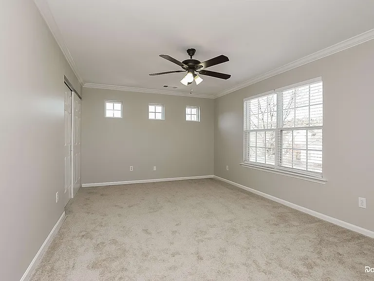 328 Hiawassee Dr — Photo 8