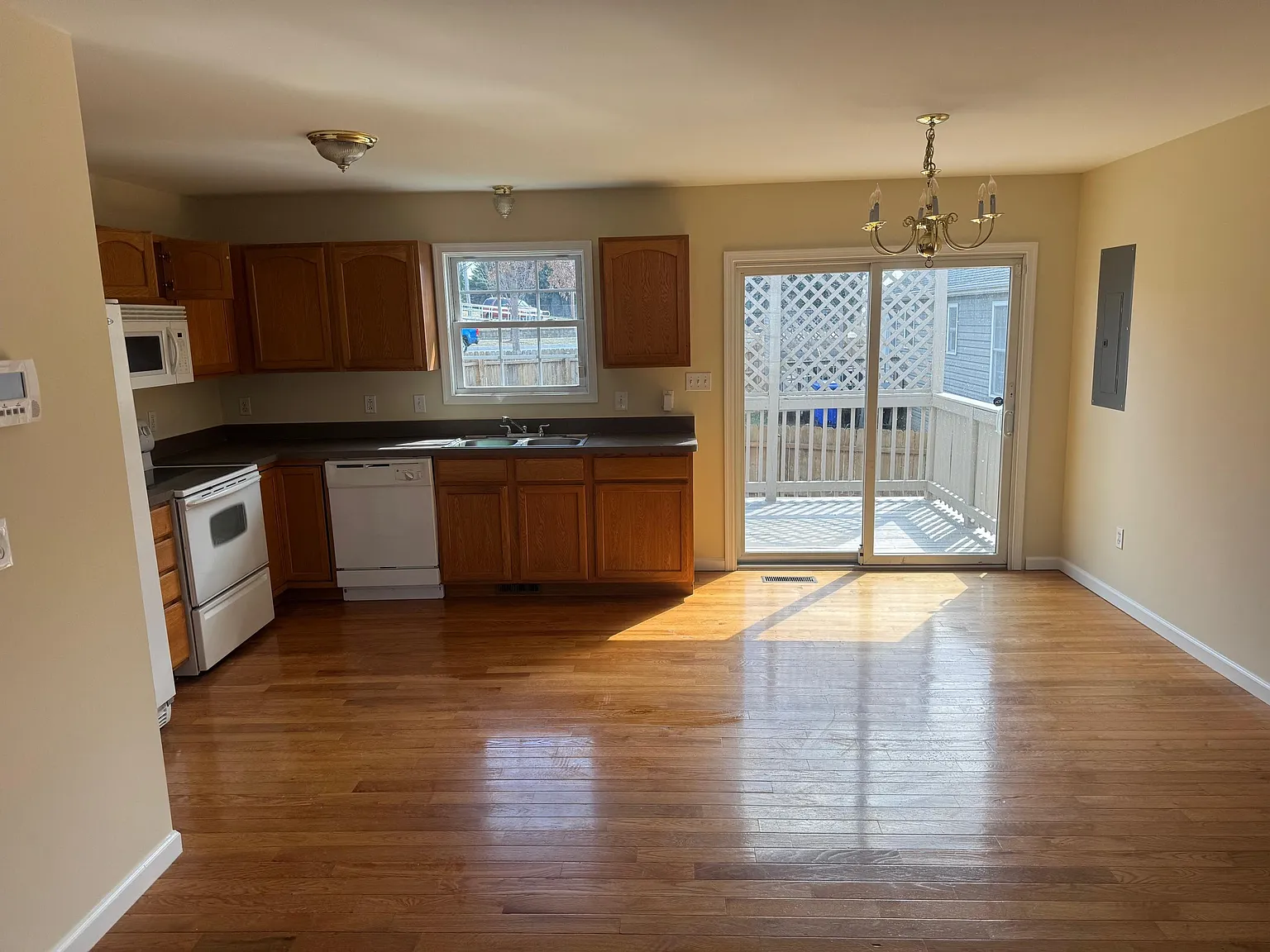 400 East 11th Avenue - 1 — Photo 4