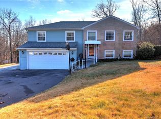 11 Longmeadow Dr, Wolcott, CT 06716