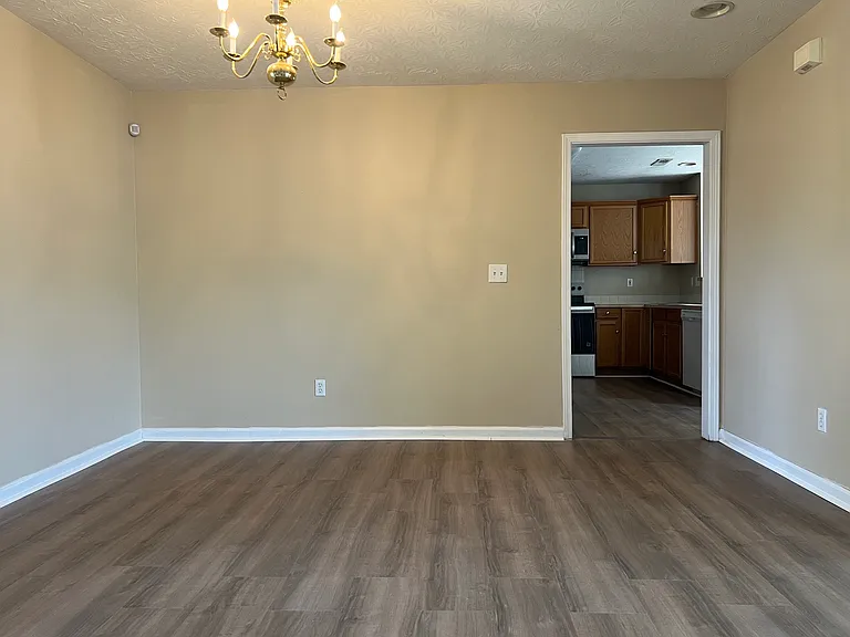 3885 Winthrop Dr — Photo 6