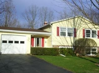 147 Stonington Hill Rd, Voorheesville, NY 12186