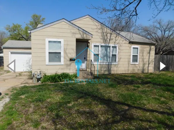 302 W Kelly Ave, Augusta, KS 67010