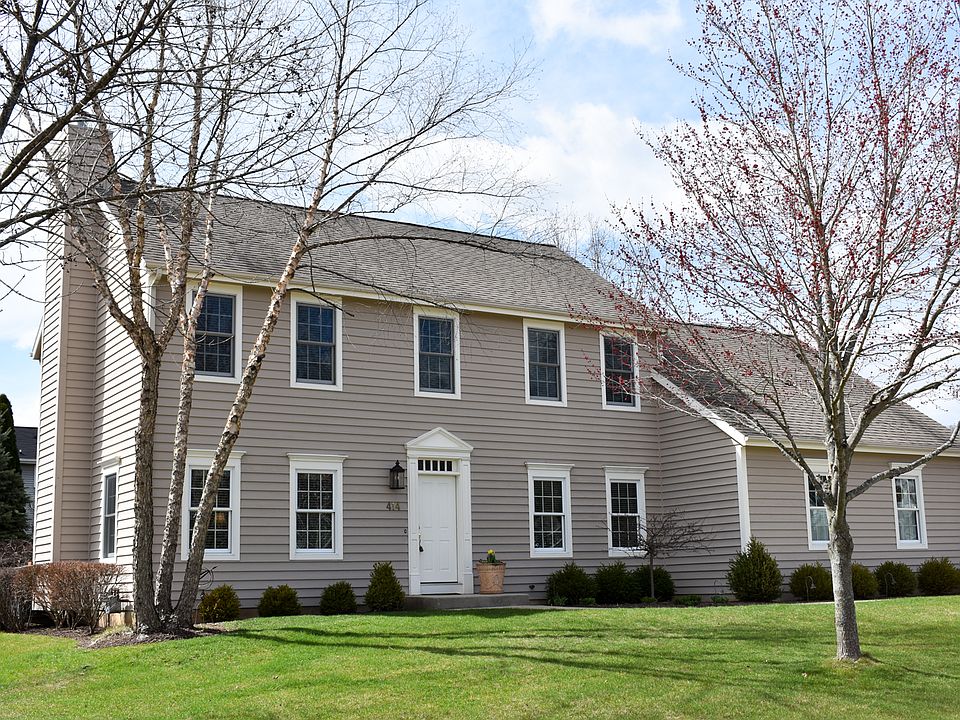 1st image of 414 Fox River Hills Dr