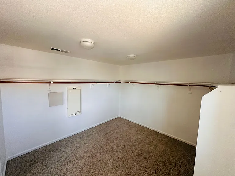 2403 Clemente Ln — Photo 44