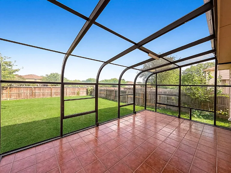 4902 Crestwood Hill Dr — Photo 40