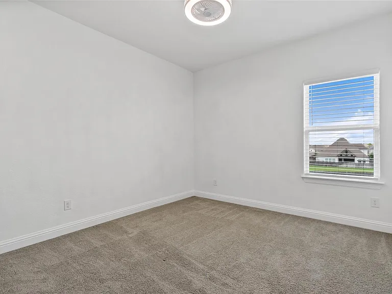 20700 Matts Cv — Photo 30