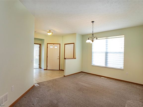 5th image of 2102 Hathaway Ct