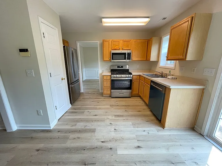 606 Ascott Way — Photo 13