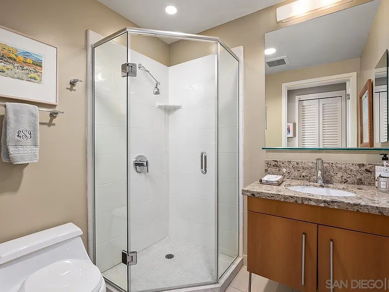 2nd Bathroom