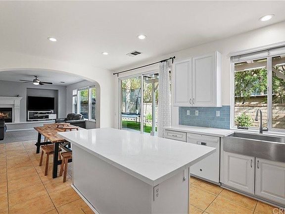 2nd image of 28146 Graciosa St