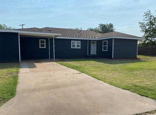 801 Hickory St, Altus, OK 73521