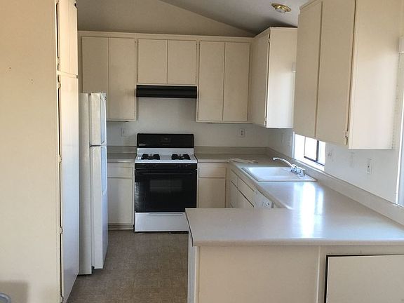 5th image of 67 S Santa Cruz St