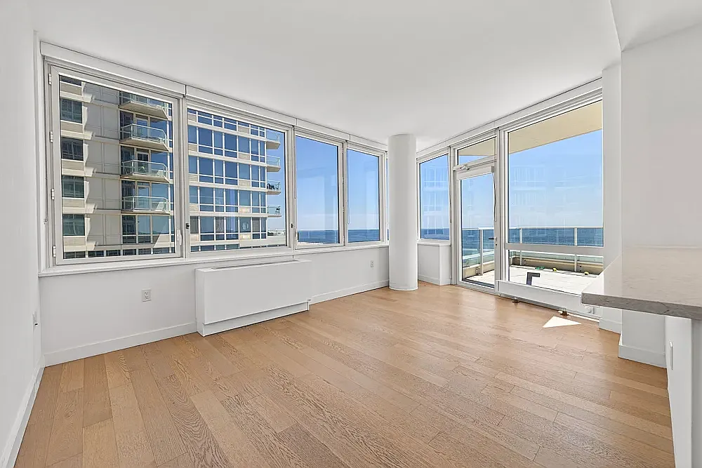 1 Ocean Dr — Photo 2