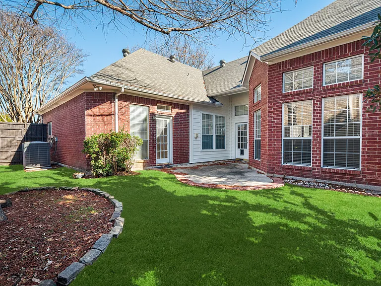 2700 Trophy Dr — Photo 13