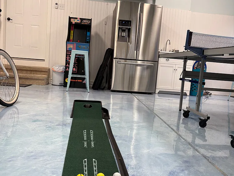 Game Room w/smart TV