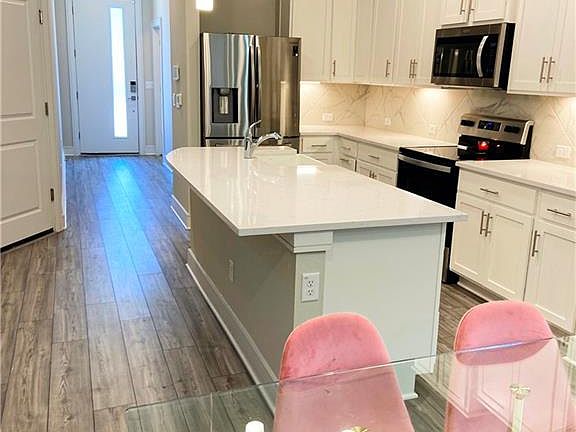 4th image of 1204 Limelight Ln