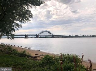 6007 Riverfront Dr, Palmyra, NJ 08065