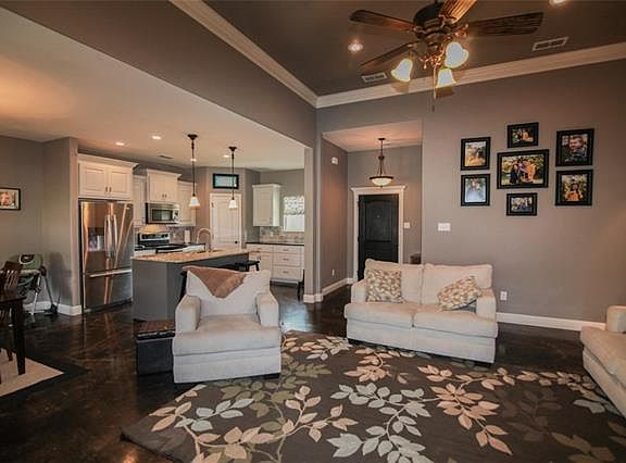 5th image of 142 Weatherman Ln