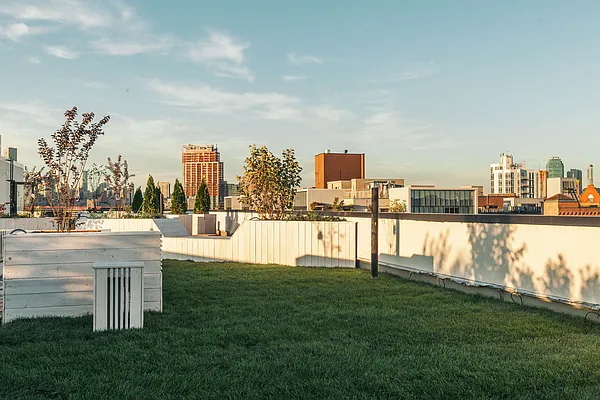 Rented by Nooklyn NYC LLC | media 46