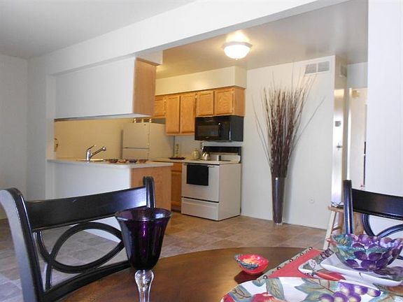 3rd image of 1213 Wisteria Dr