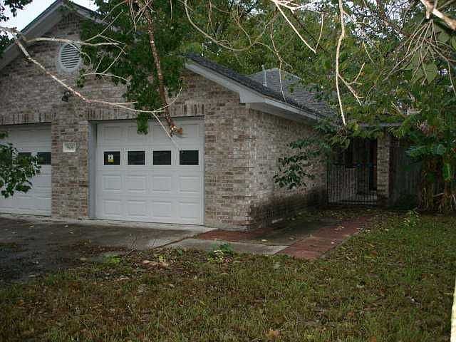 1st image of 906 Garwood St