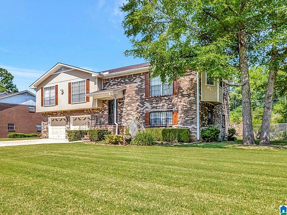3rd image of 625 Greenbriar Rd