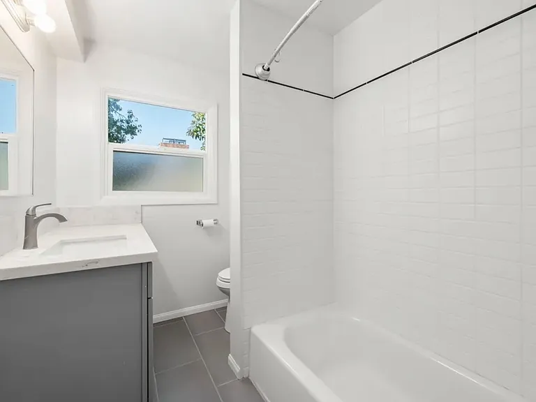 Charming 1 & 2 Bedrooms on the Chandler Bike Path — Photo 44