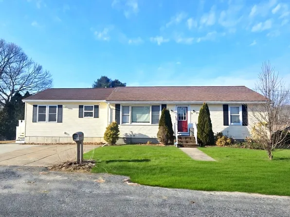 5 William St, Acushnet, MA 02743
