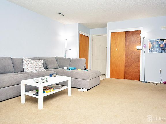 4th image of 1508 Edison Glen Ter