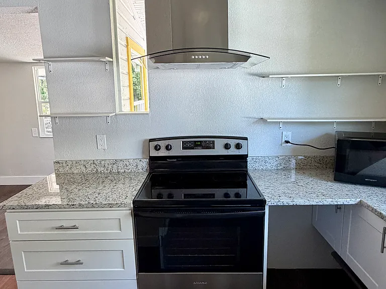 440 Cypress St — Photo 14