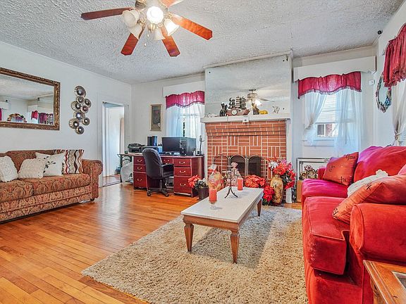 5th image of 415 N Hyde Park Ave