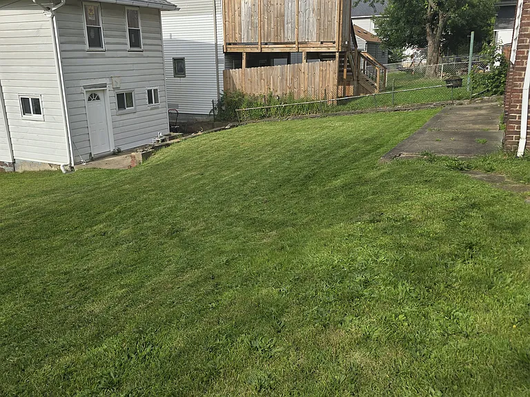 525 Grant Ave — Photo 23