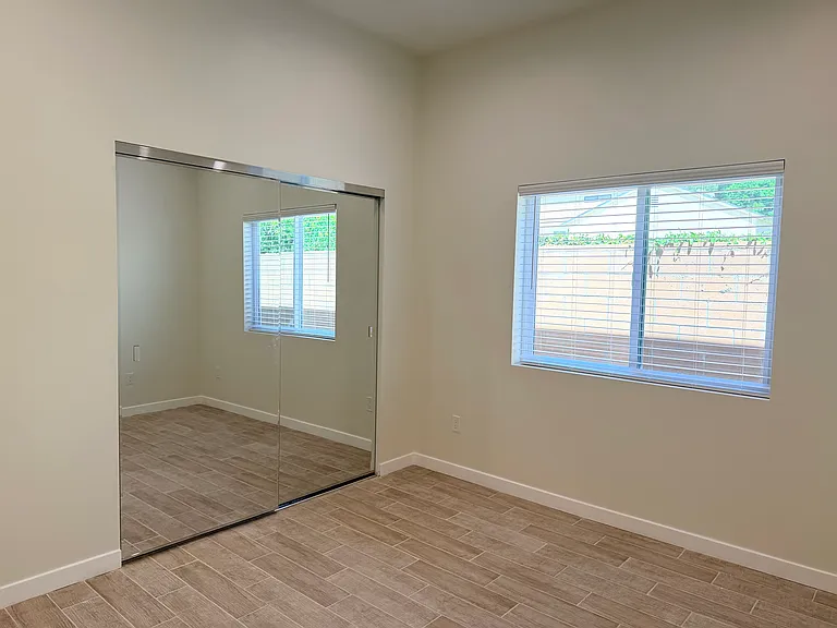 1250A Linden Ave — Photo 12