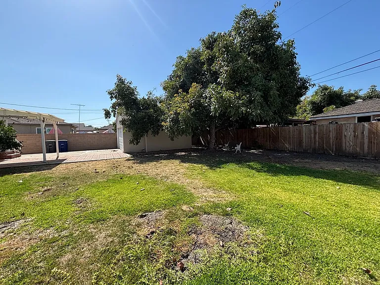 8112 Taylor St — Photo 18