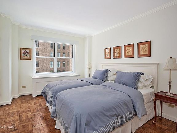 4th image of 130 E 63rd St APT 6C