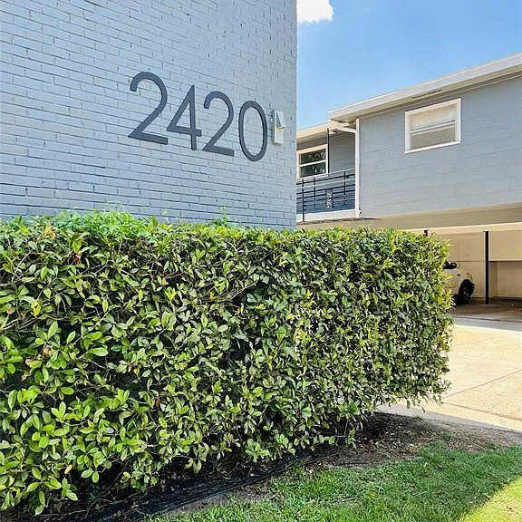 2420 McDuffie St #3 — Photo 1