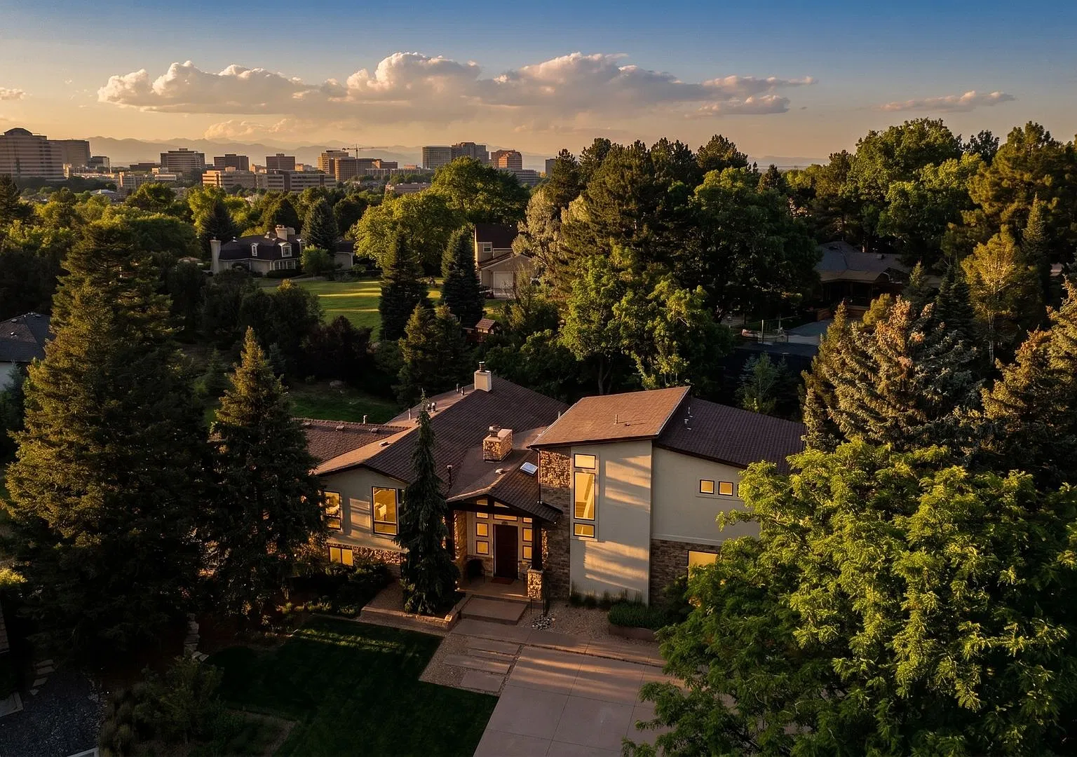 A Private Luxury Retreat in Greenwood Village — Photo 2