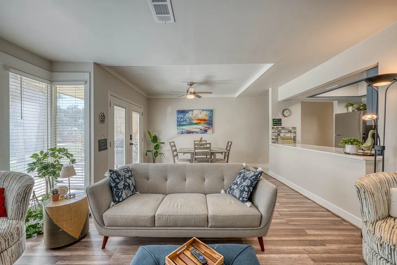 2 bed, 3.0 bath, 1177 sqft, $1,950 — Photo 4