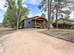 1113 6th St, Upton, WY 82730