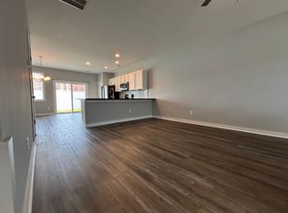 606 Windsurfing Ln, Sneads Ferry, NC 28460