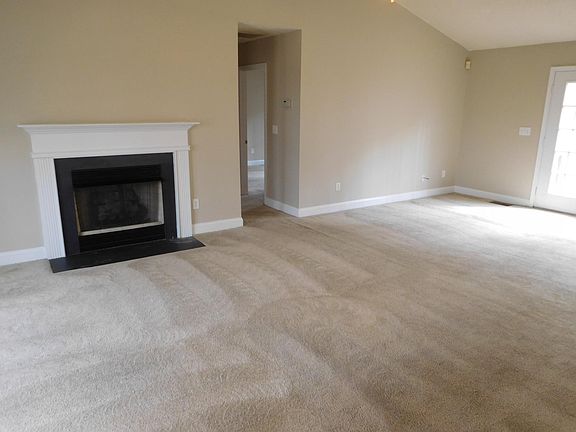 2nd image of 575 Woodcrest Dr